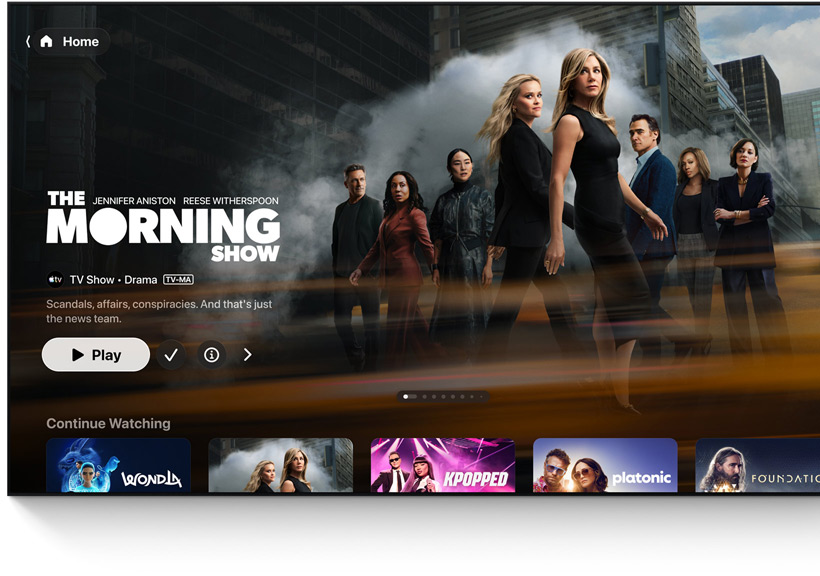 Een flatscreen-tv waarop het beginscherm van de Apple TV-app wordt getoond