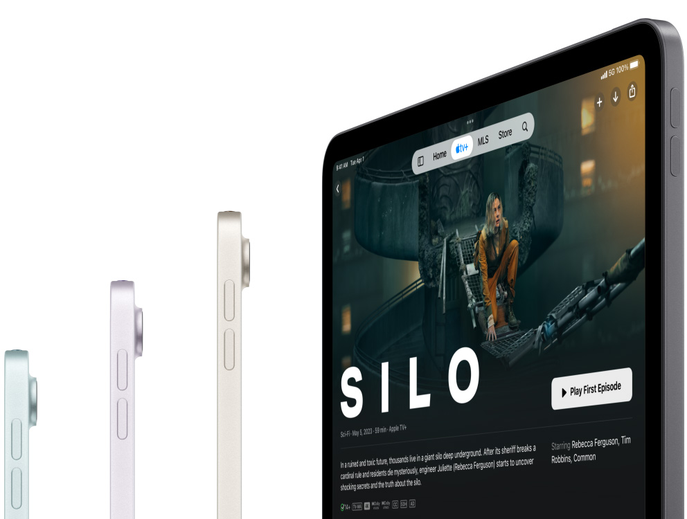 Külgvaade kolmest iPad Airi mudelist, neljandal iPadi Airil näidatakse Apple TV Plus sarja Silo